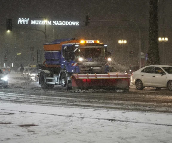 Silne mrozy i kolejne opady śniegu. W tych regionach zima nie odpuszcza 