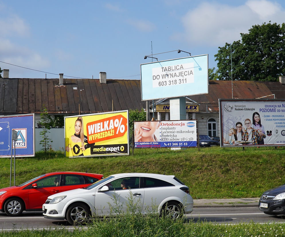 Koniec szyldozy w Kielcach? Reklamowy chaos na celowniku władz miasta!