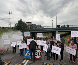 „Tu nie jest bezpiecznie!”. Tłumy na Solnej po śmierci młodego małżeństwa