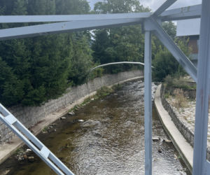 „Jeszcze trochę i mnie by nie było”. Dwa lata po powodzi mieszkańcy Stronia Śląskiego wciąż mają traumę
