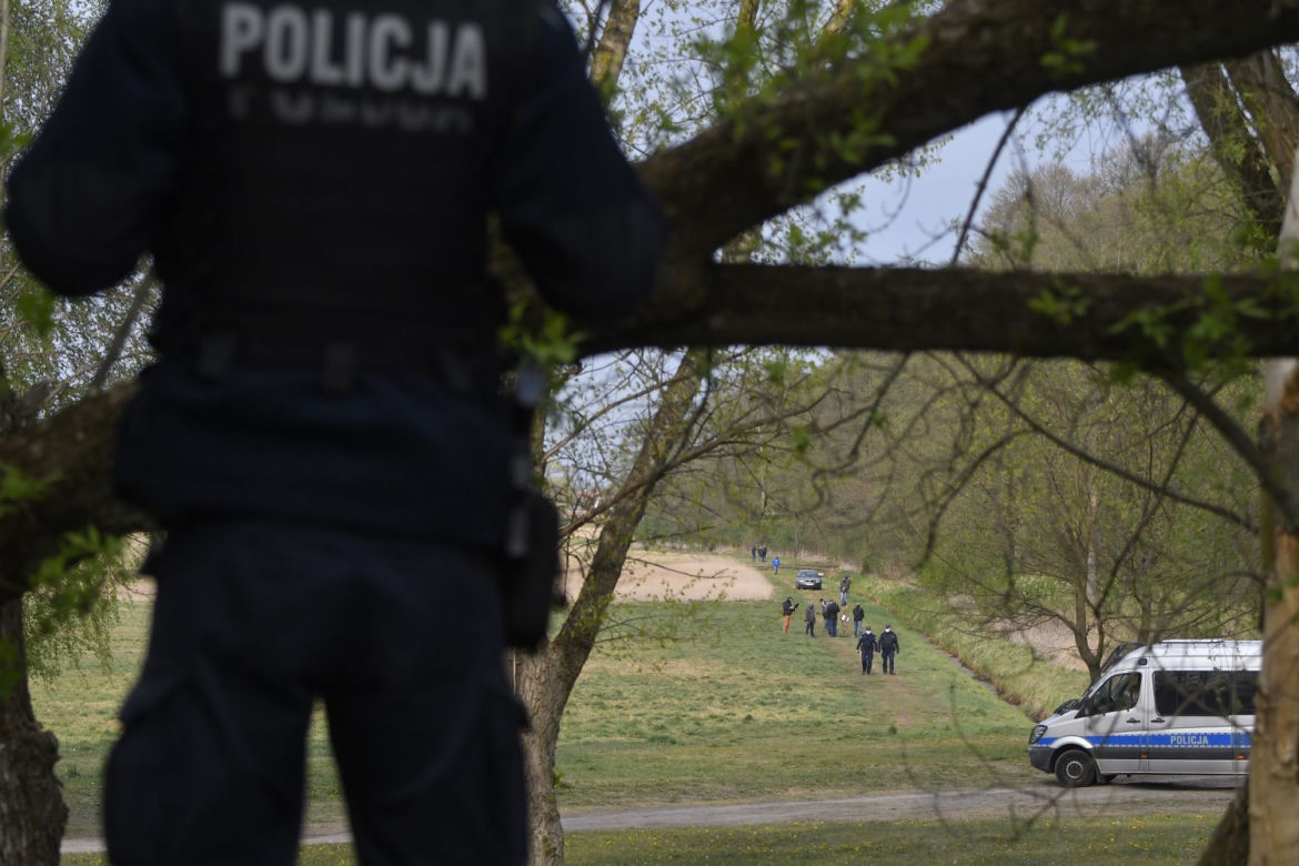 Zakopali ciało koleżanki w rowie 