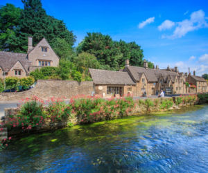 Oto najpiękniejsza wieś na świecie! Niczym Hobbiton i Avonlea w jednym. Turyści walą drzwiami i oknami 