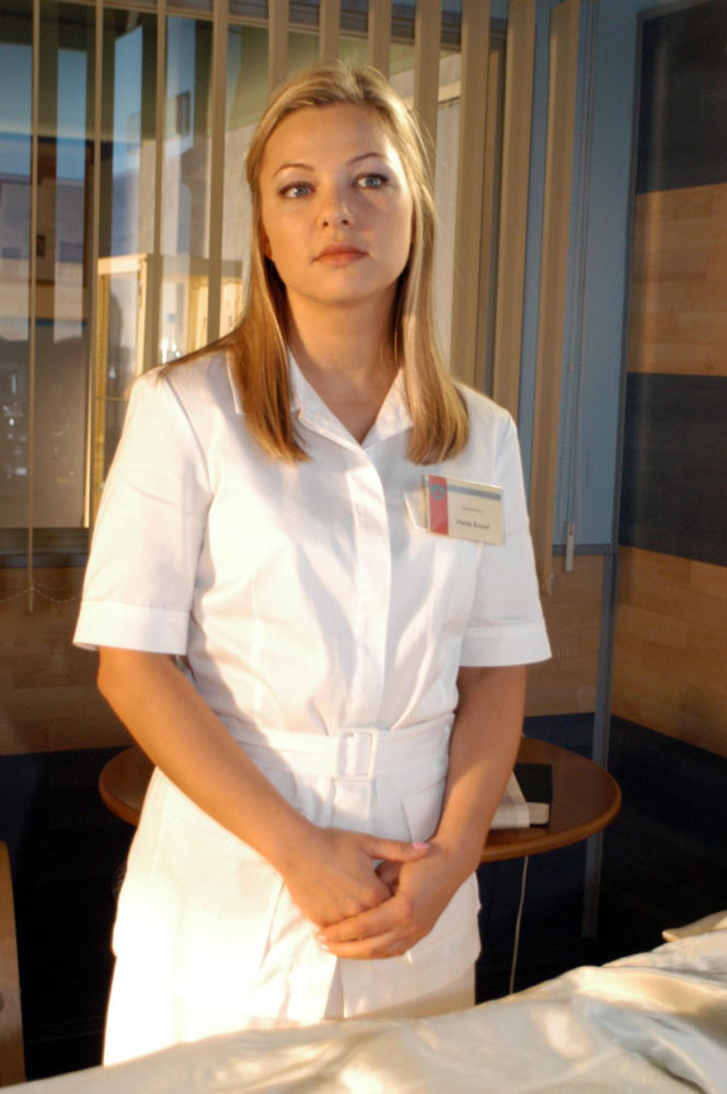 - Katarzyna Bujakiewicz przez lata grała w "Na dobre i na złe". Tak wyglądała na początku swojej przygody z serialem