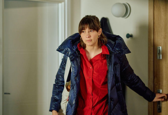 Na Wspólnej, odcinek 4197: Remek rozpoznaje w gościu Igi i Jakuba prostytutkę, która zeznawała na komendzie