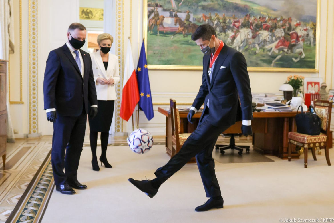 Robert Lewandowski przyjechał do prezydenta furą za pół miliona
