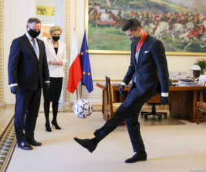 Robert Lewandowski odznaczony przez prezydenta Andrzeja Dudę