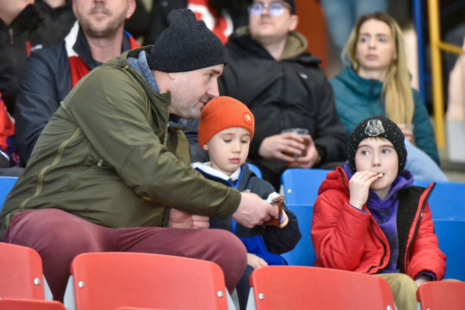 KH Energa Toruń - Unia Oświęcim 4:1, zdjęcia kibiców i zawodników z meczu nr 6