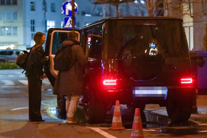 Anna Lewandowska parkuje na zakazie