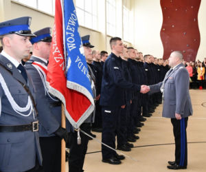 Nowi policjanci w woj. podlaskim. Wśród nich jest 17 kobiet