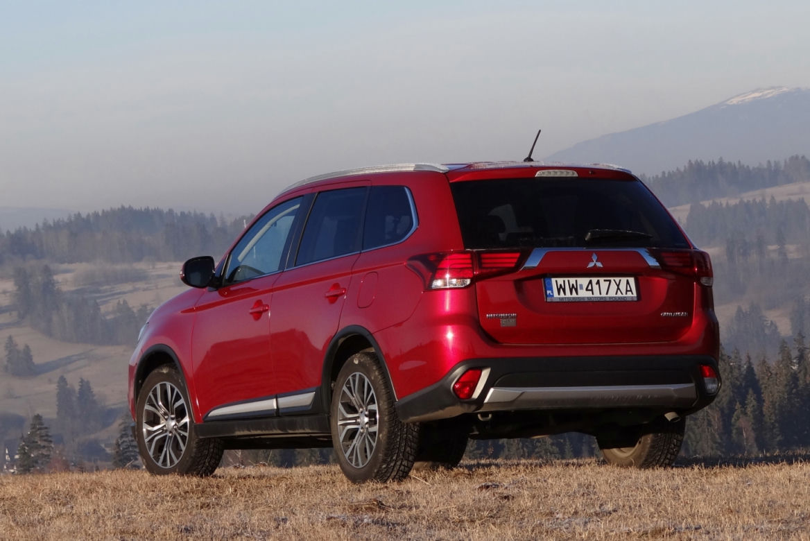 Mitsubishi Outlander 2.2 DID 6AT 4WD Intense Plus