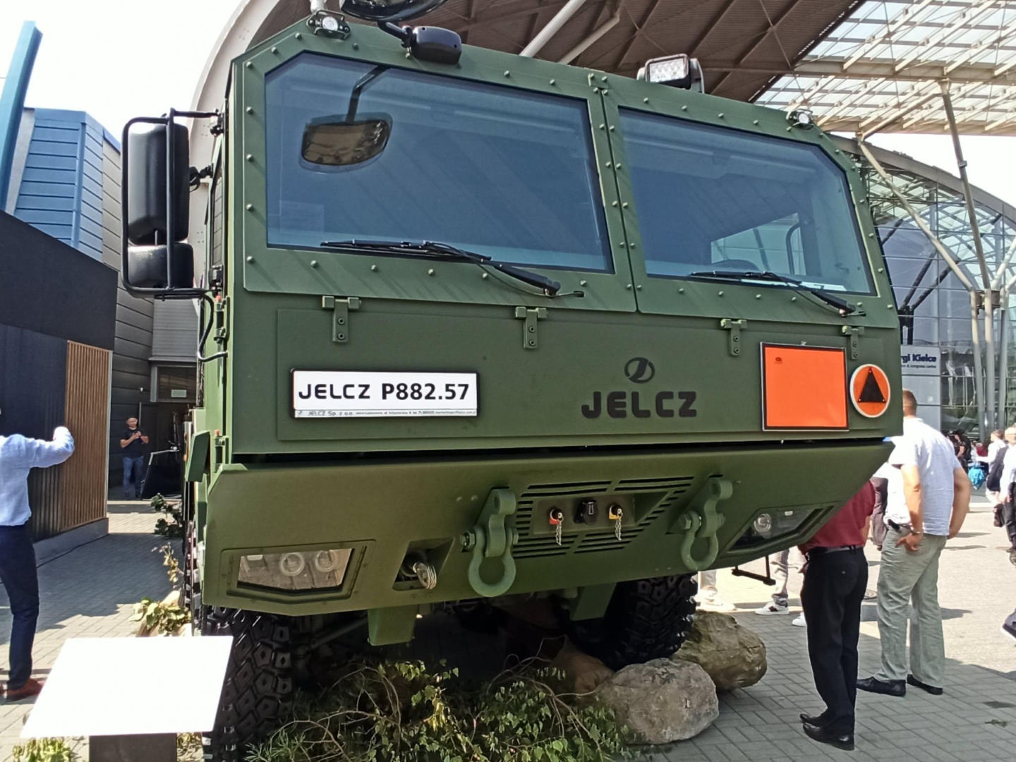 Więcej Polski w polskim Jelczu? Rozmowy o nowych mostach napędowych od SKB Drive Tech i pomyślne zakończenie planu naprawczego