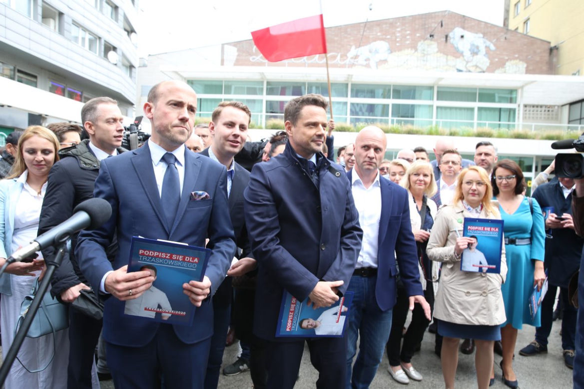 Rafał Trzaskowski zebrał podpisy 