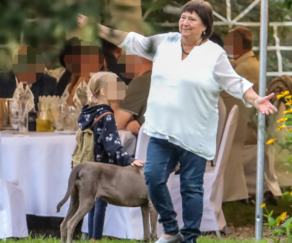 Anna Komorowska zorganizowała huczne imieniny. Były prezydent wznosił toasty przy dźwiękach skrzypiec