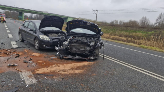 Dramatyczny wypadek na Mazowszu. 18-letni kierowca BMW w szpitalu