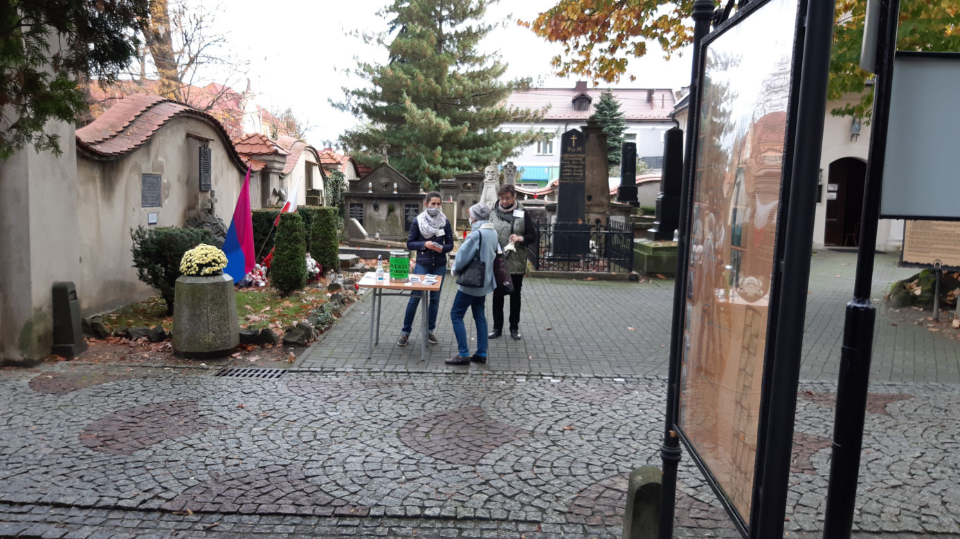 Zbiórka na rzecz zabytkowych pomników na Starym Cmentarzu
