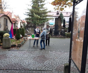 Zbiórka na rzecz zabytkowych pomników na Starym Cmentarzu