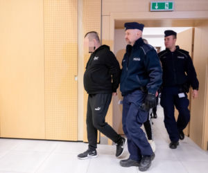 Przed Sądem Okręgowym w Poznaniu stanęli oskarżeni o porwanie i próbę zgwałcenia 16-latka