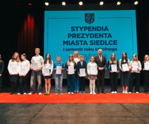 Najzdolniejsi uczniowie odebrali stypendia Prezydenta Miasta Siedlce