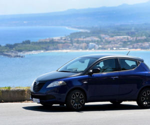 Lancia Ypsilon MOMODESIGN