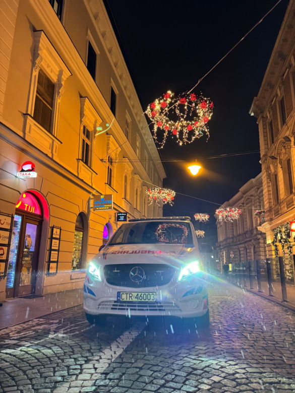Bielskie Pogotowie Ratunkowe wzbogaciło się o dwa nowoczesne ambulanse elektryczne