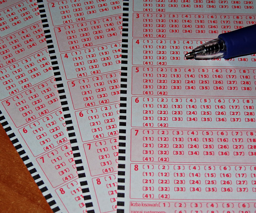 Wyniki LOTTO 4.11.2020 z godz. 14:00: Multi Multi, Kaskada, Super Szansa. Sprawdź, czy wygrałeś! [WYNIKI LOTTO ŚRODA 4.11.2020]