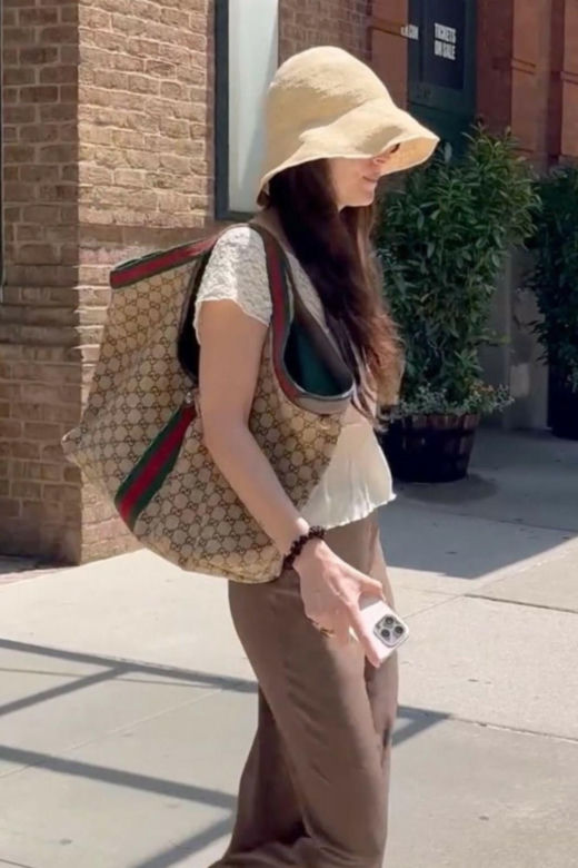 Dakota Johnson to jedna z najlepiej ubranych gwiazd. W czym tkwi sekret jej stylu? 