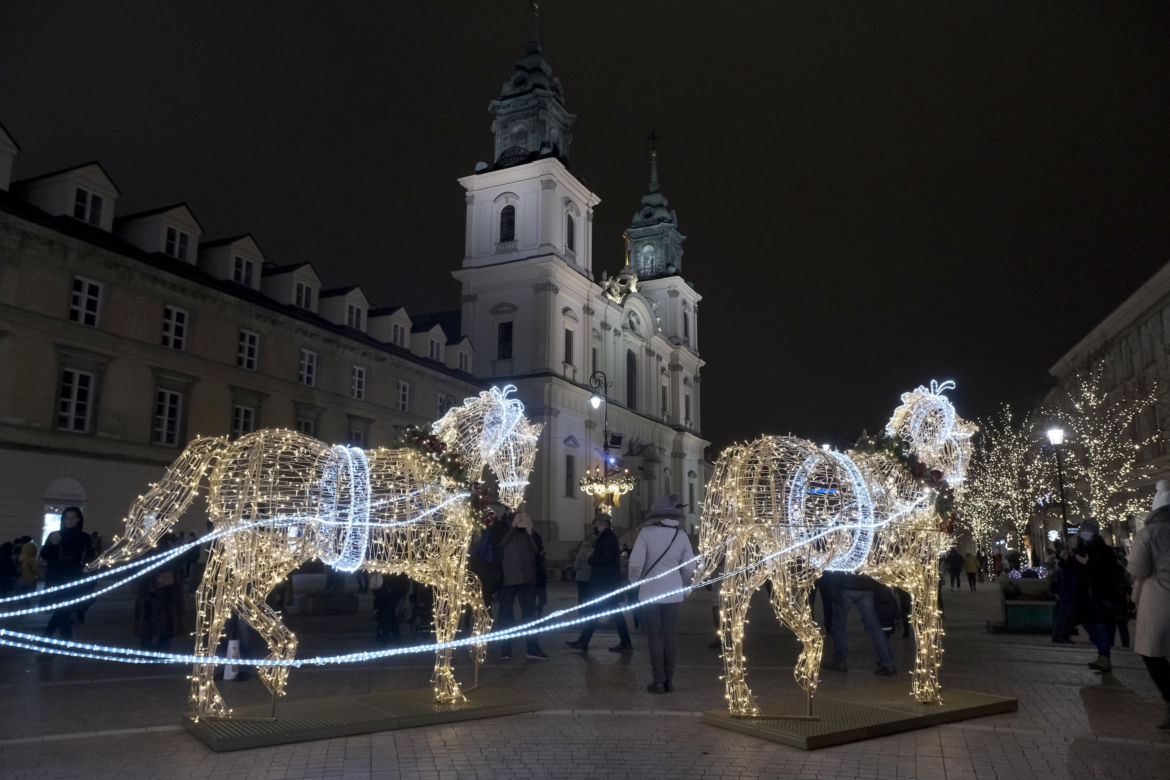 Niesamowita iluminacja świąteczna rozbłysnęła w Warszawie