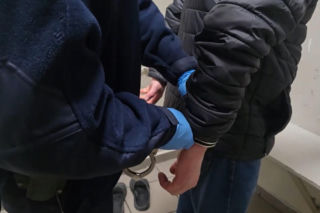 Odkręcił kurki z gazem i uciekł z mieszkania. Wystarczyłby dzwonek do drzwi