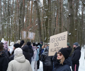 Schronisko dla psów w Sobolewie zamknięte. Jeszcze w sobotę, 24 stycznia, protestowali pod nim mieszkańcy [ZDJĘCIA].