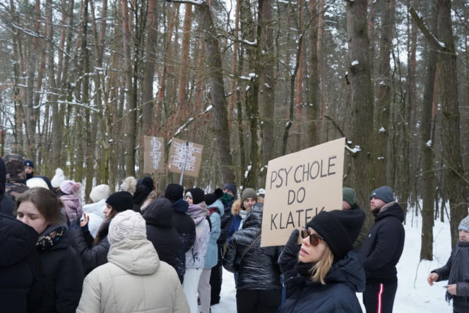 Schronisko dla psów w Sobolewie zamknięte. Jeszcze w sobotę, 24 stycznia, protestowali pod nim mieszkańcy [ZDJĘCIA].