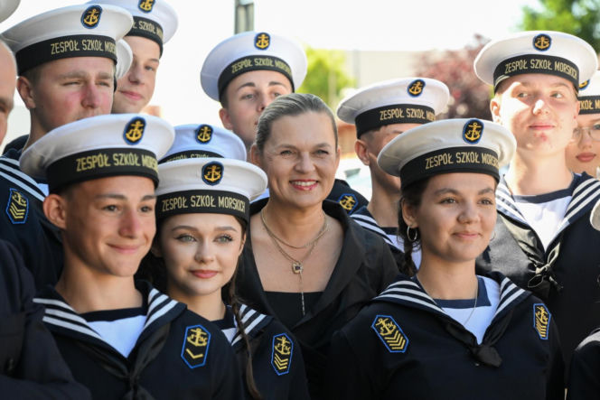 Barbara Nowacka na koniec roku szkolnego pojechała do Darłowa