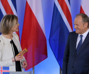 Tusk wyciągnął z marynarki prezent dla premier Islandii. Mój ojciec je uwielbia