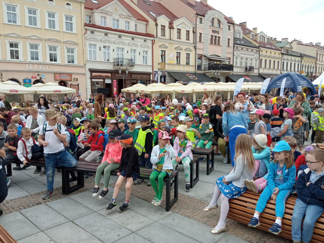 Dzień Dziecka na rzeszowskim Rynku z wielką pompą. Rycerze, zewnętrzny fortepian i pełno balonów!