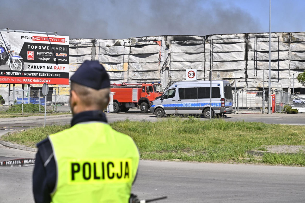  "Nie zostało nam już nic, straciliśmy dorobek życia". Załamani kupcy zabrali głos po potwornym pożarze centrum handlowego