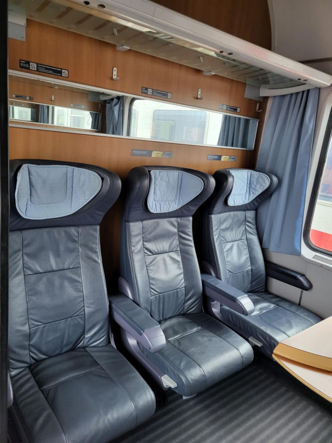 Poniemieckie wagony wjadą na polskie tory w 2026 roku. Pokazano wnętrza