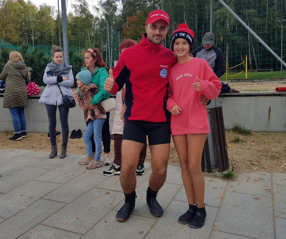 W Olsztynie pierwsza kąpiel w nowym sezonie. Morsy w CRS Ukiel