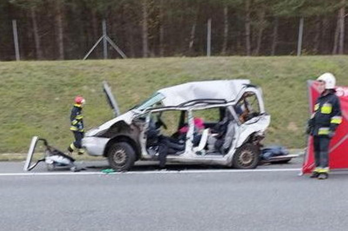 Horror na A4 rozbił rodzinę. 12-letnia Kalinka zginęła z ojcem, jej rodzeństwo walczy o życie