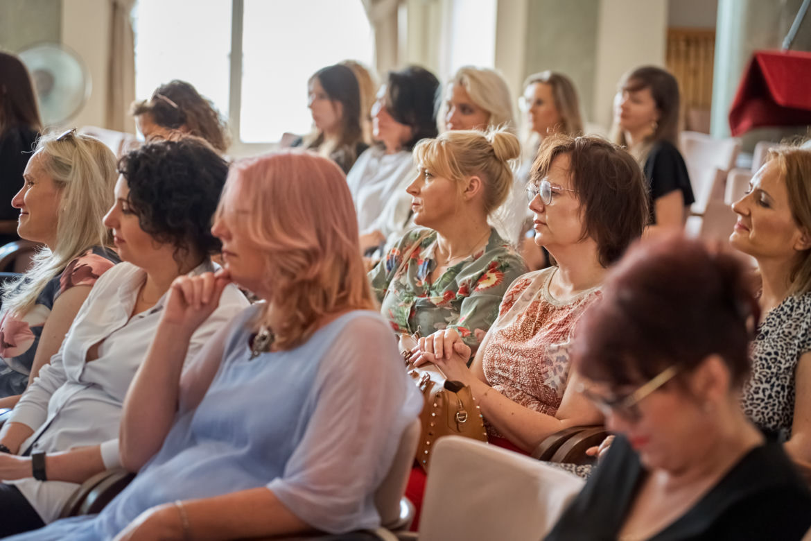 Dorota Goldpoint - ulubiona projektantka gwiazd i bizneswoman głosem wszystkich kobiet. Wspierają ją Bożena Dykiel i Weronika Marczuk