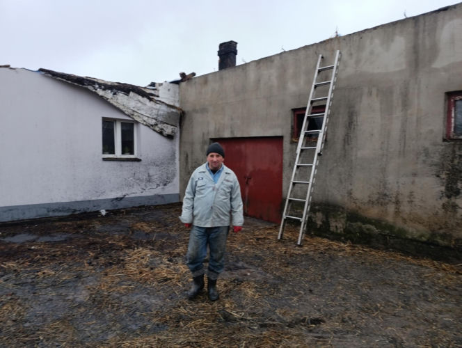 Krowa Diablica zobaczyła ogień i padła na zawał. Jarosław nie może się pozbierać. "Miałem ochotę płakać"