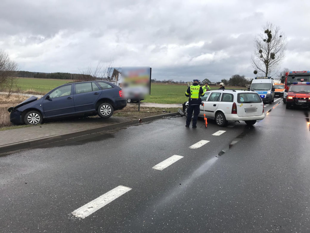 Poważny wypadek pod Toruniem - dwójka dzieci w szpitalu