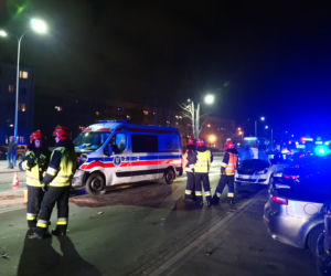 Poważny wypadek w Nowej Hucie. Karetka jadąca na sygnale zderzyła się z samochodem