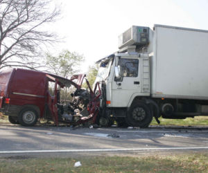 Wypadek pod Nowym miastem - wraki aut