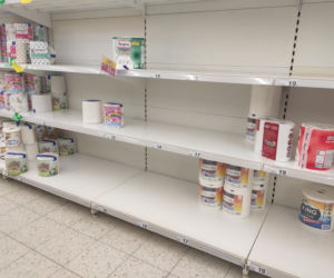 Puste półki w sklepach w Rzeszowie. Szał zakupów [NOWE ZDJĘCIA]