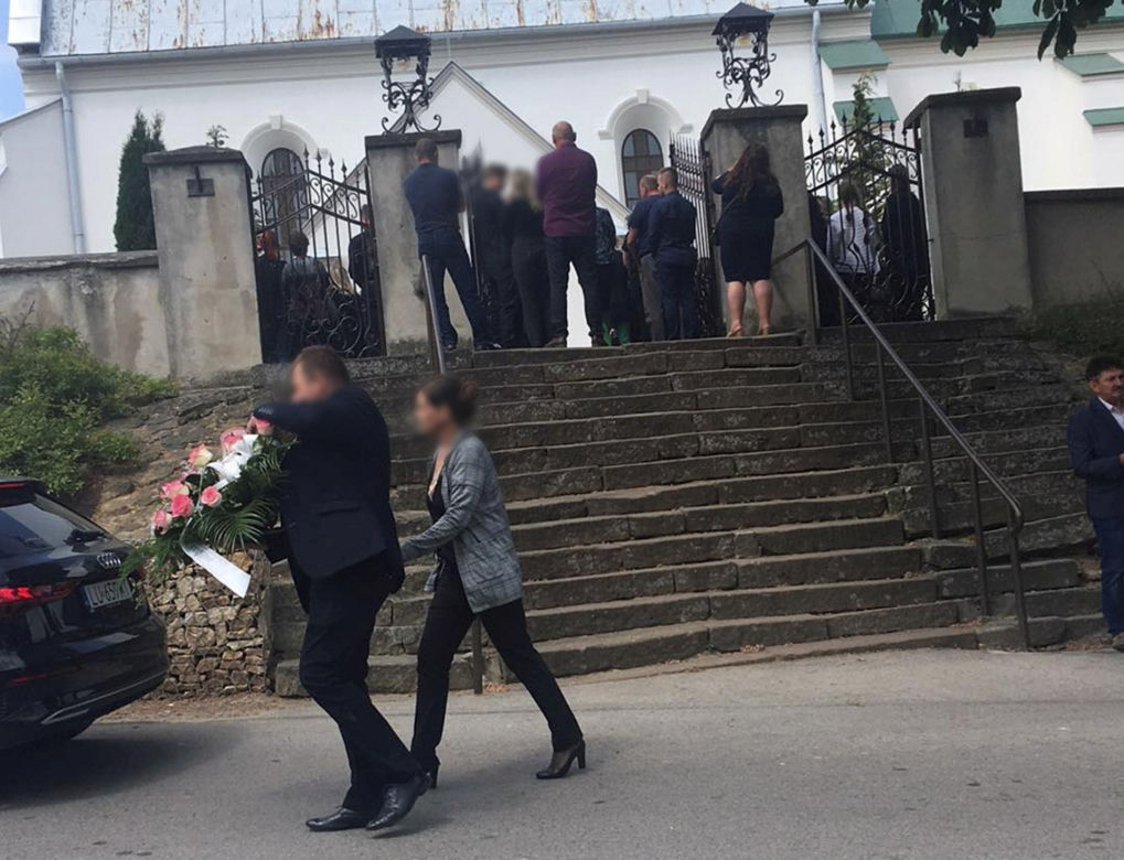 Pogrzeb 18-letniej Kasi. Nastolatka zginęła tragicznie wracając z wesela