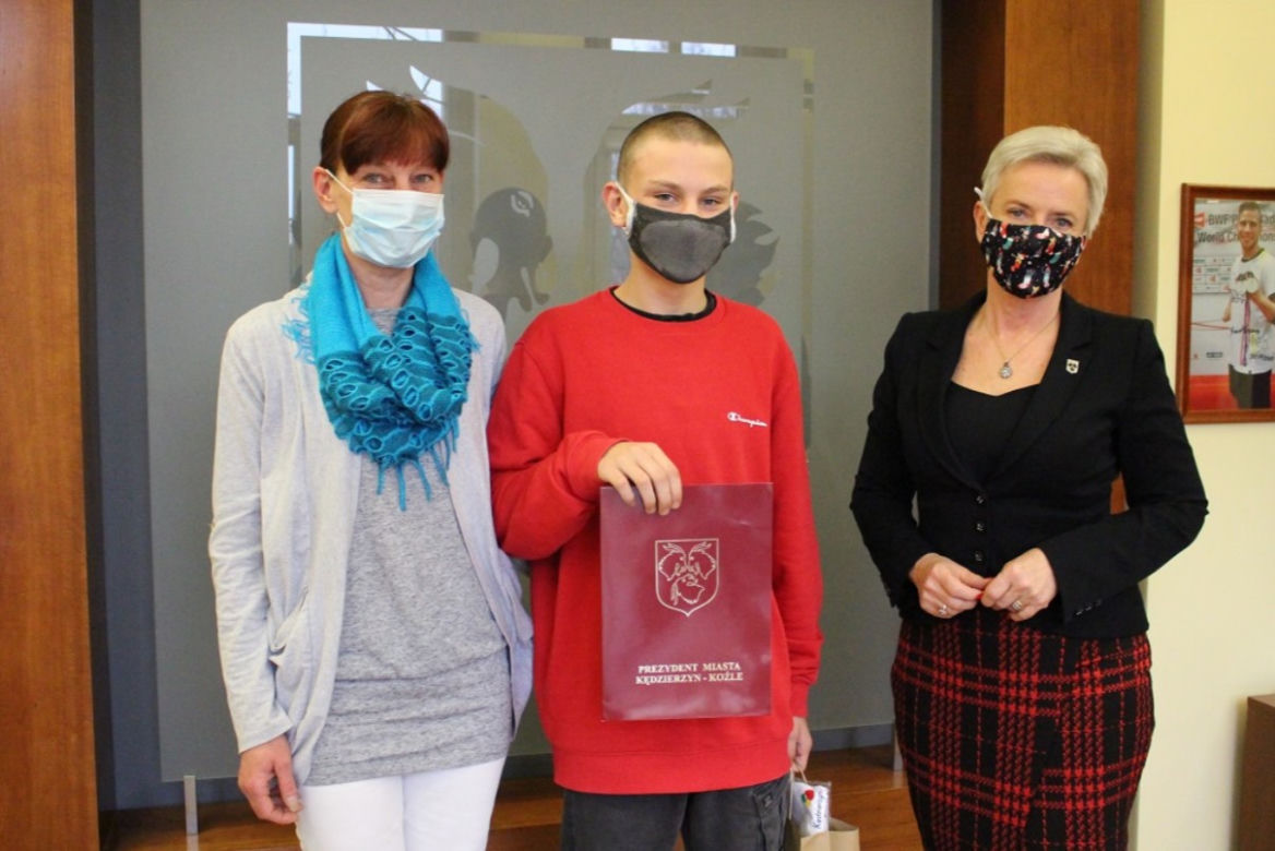 Maciej Jaszkowic, 13-latek z Leśnicy wbiegł do płonącego bloku, żeby ostrzec innych