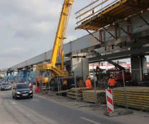 Budowa estakady na skrzyżowaniu Marsa i Żołnierskiej. Wiadukt rośnie w oczach 