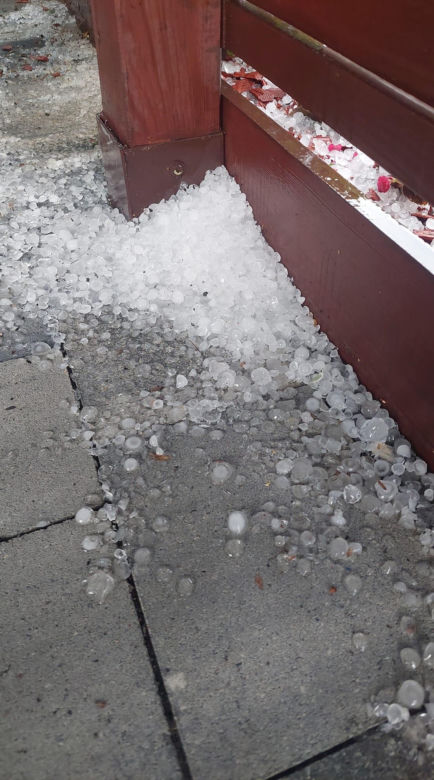 Ogromne gradobicie na Śląsku. Przez województwo przechodzi gwałtowna burza