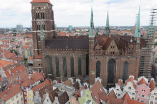 Profesor z Bydgoszcz nawoływał do zniszczenia Bazyliki Mariackiej w trakcie pogrzebu Adamowicza. Usłyszał zarzuty [AUDIO]