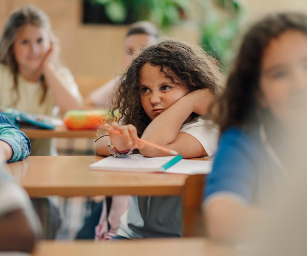 Dziecko ciągle gubi rzeczy w szkole? Problem może być głębszy niż myślisz