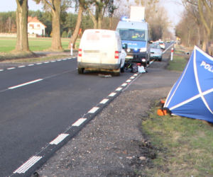 Tragiczny wypadek koło Włocławka. Samochód potrącił rowerzystkę. Kobieta nie żyje